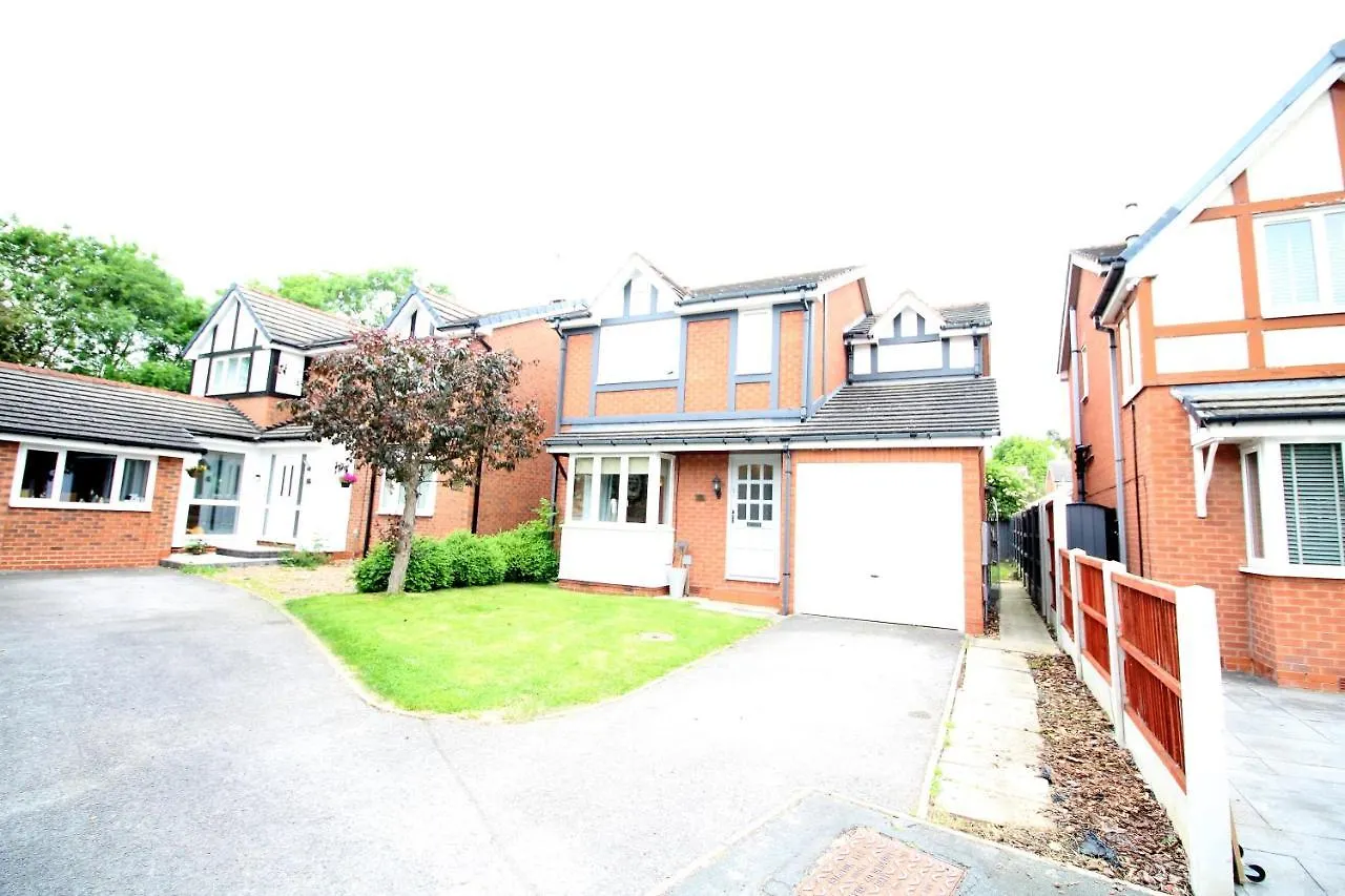 Doncaster - Warmsworth - Great Customer Feedback - 3 Bed Detached House - Private Garden & Parking Plus Garage - Quiet Cul De Sac Location - Dog Friendly - Fast Wifi - Close To Motorway Access Vakantiehuis