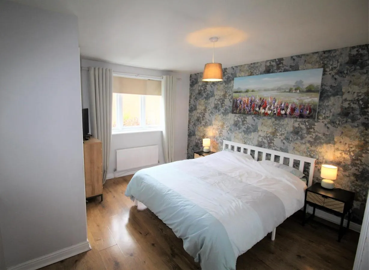 Doncaster - Warmsworth - Great Customer Feedback - 3 Bed Detached House - Private Garden & Parking Plus Garage - Quiet Cul De Sac Location - Dog Friendly - Fast Wifi - Close To Motorway Access 0*,