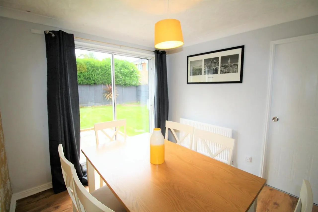 Casa vacanze Doncaster - Warmsworth - Great Customer Feedback - 3 Bed Detached House - Private Garden & Parking Plus Garage - Quiet Cul De Sac Location - Dog Friendly - Fast Wifi - Close To Motorway Access Regno Unito